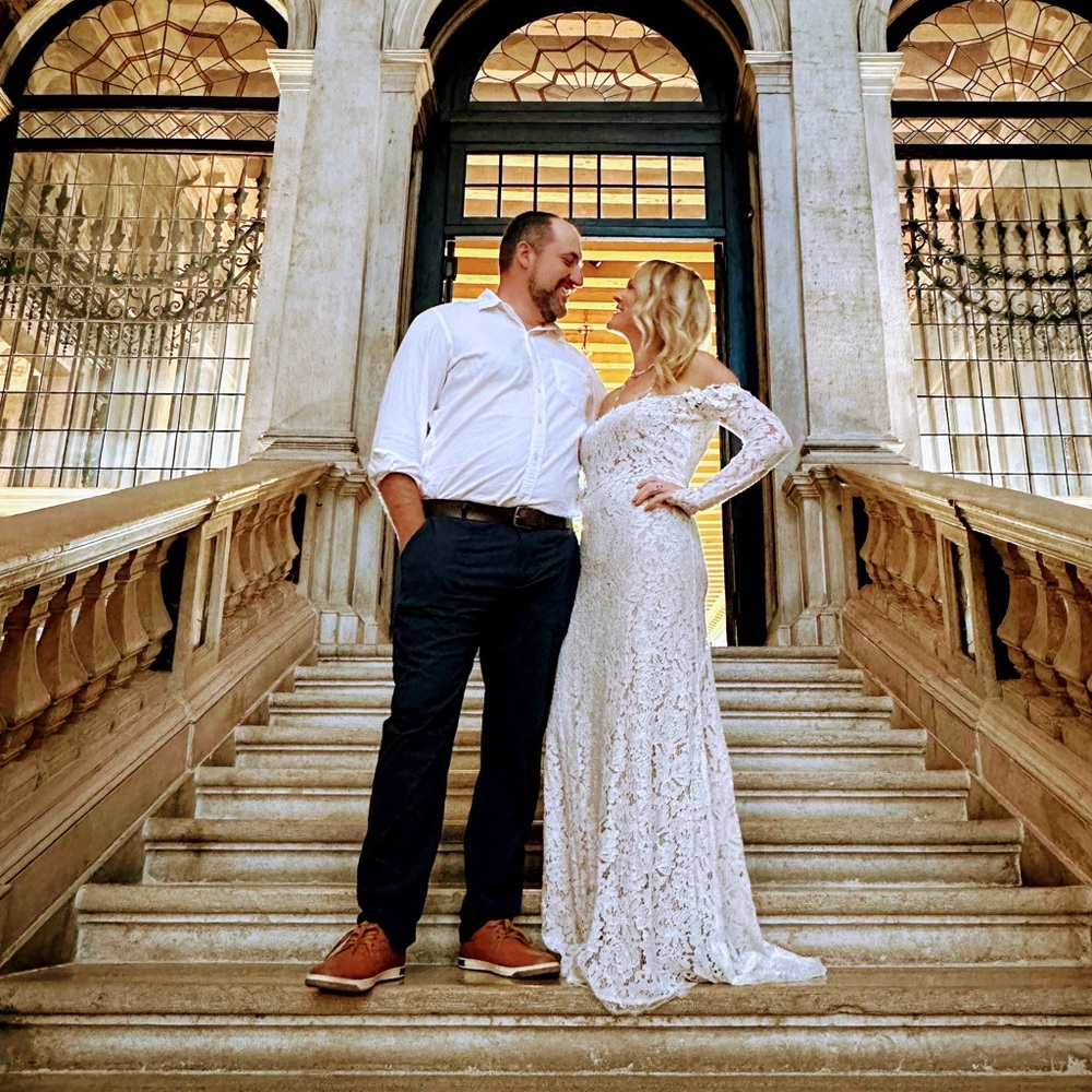 Lulus White Lace Off the Shoulder wedding /anniversary / photo shoot dress